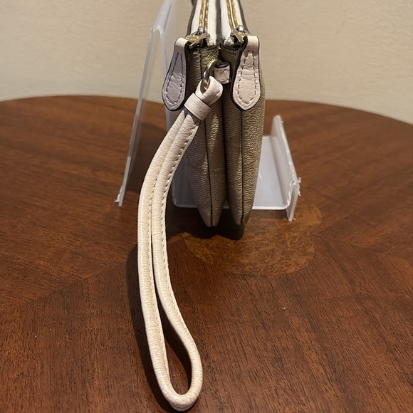 Coach  double zip wristlet  wallet coated canvas  tan/cream, monogram print  GUC - Picture 4 of 12